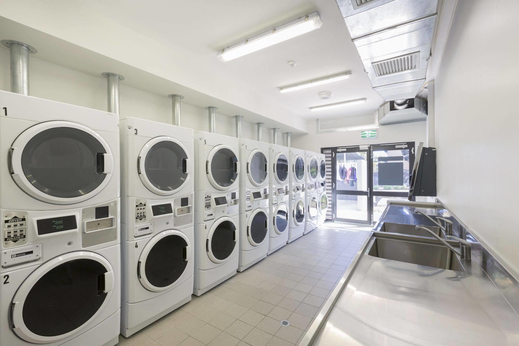 Ecu Joondalup Hostel Пърт Екстериор снимка
